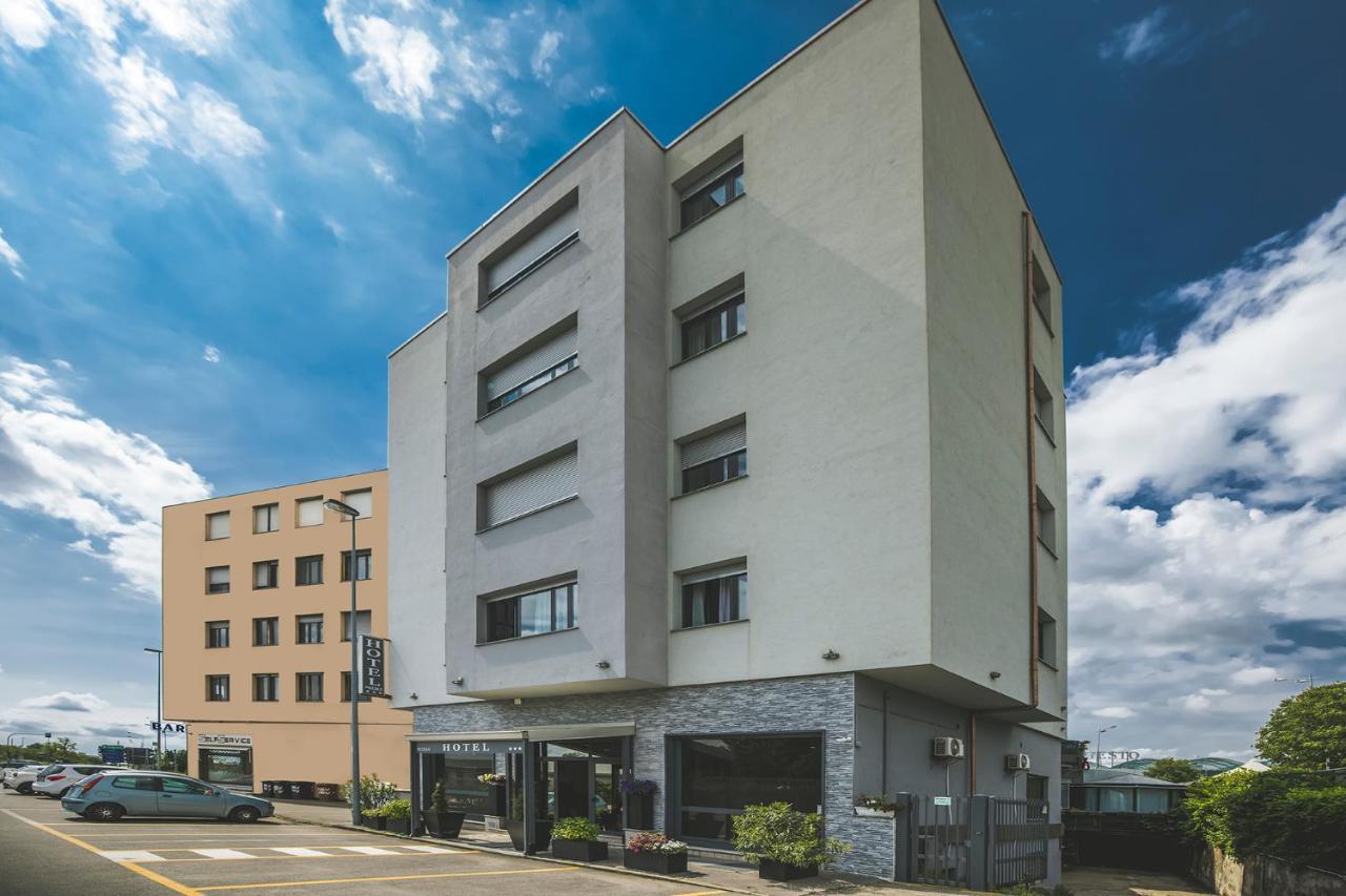 Piccolo Hotel Allamano Груляско Екстериор снимка
